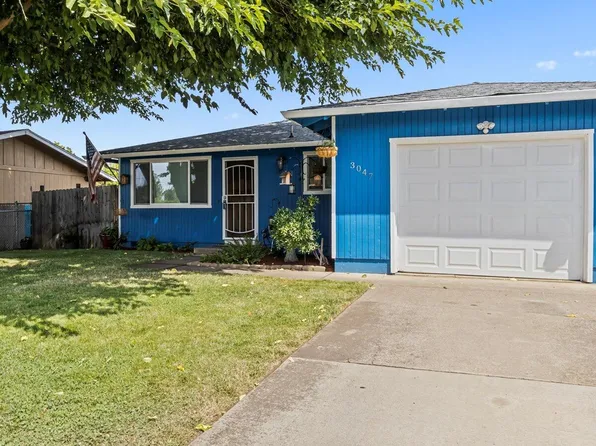 3047 Village Cir, White City, OR 97503