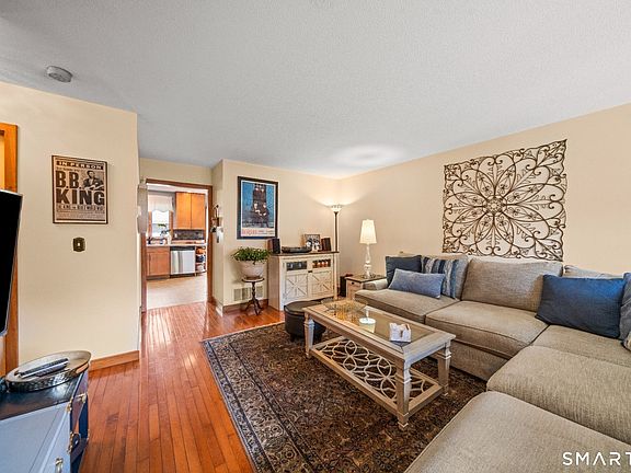 3rd image of 20 Partridge Court #20