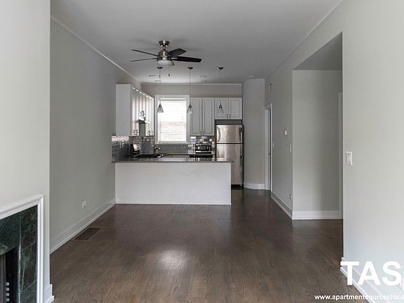 3rd image of 3854 N Southport Ave #1