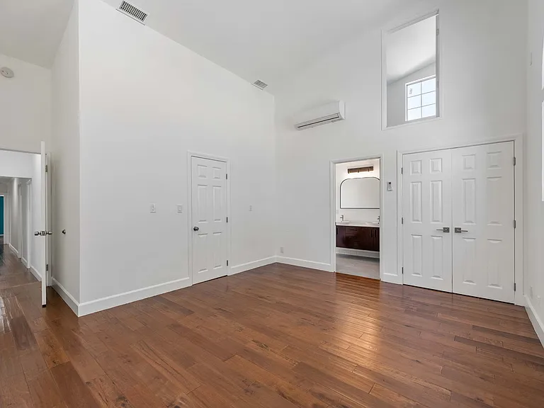 4733 Ambrose Ave — Photo 17