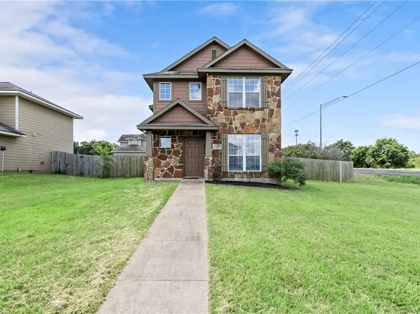 4063 Southern Trace Dr, College Station, TX 77845