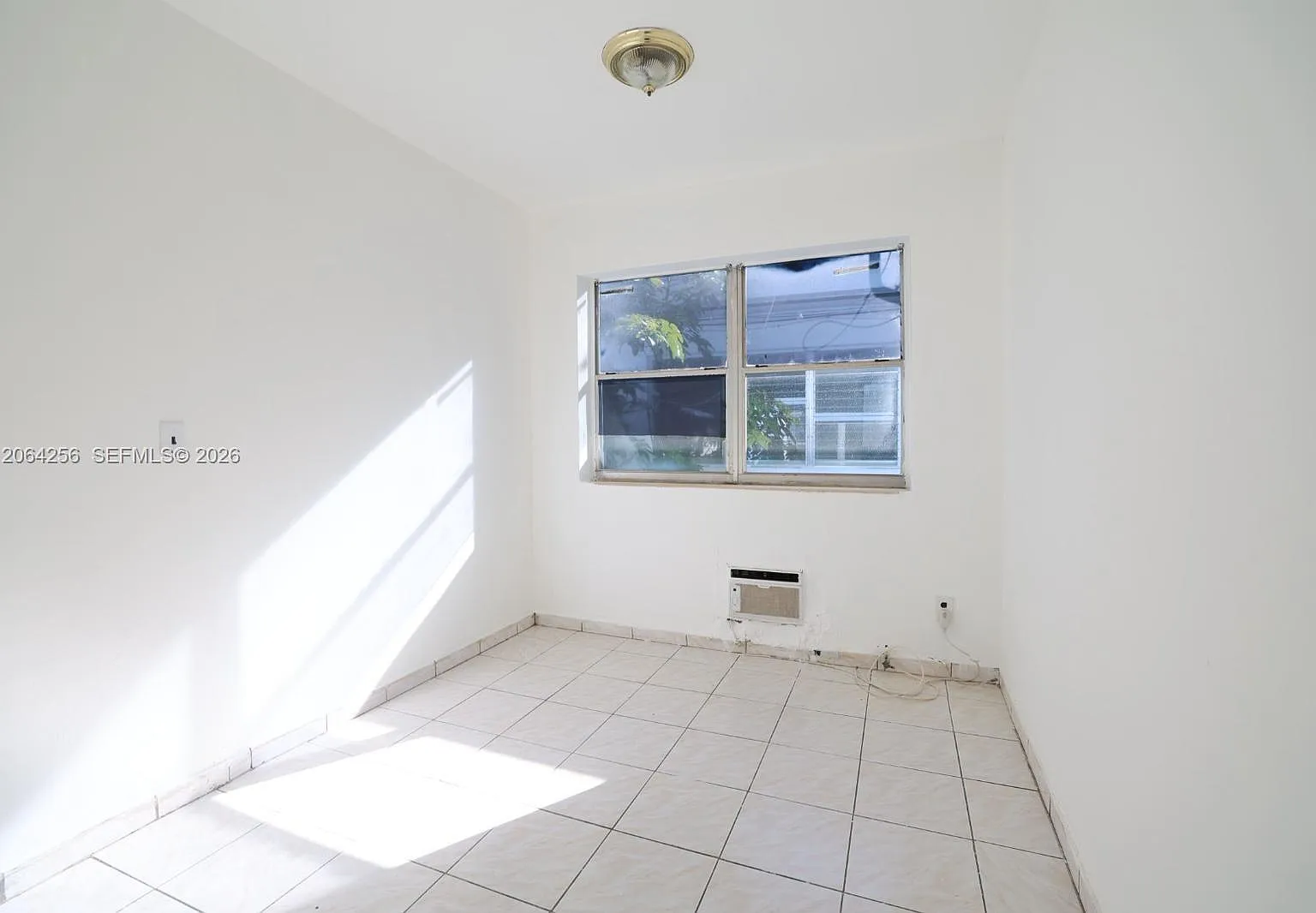 Biscayne Bch Sub — Photo 3