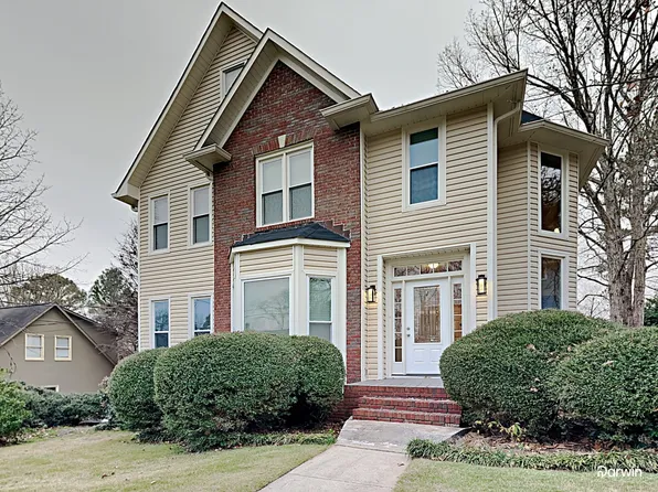 1729 Russet Crest Cir, Hoover, AL 35244