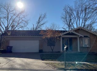 2852 Meramar Dr, Saint Louis, MO