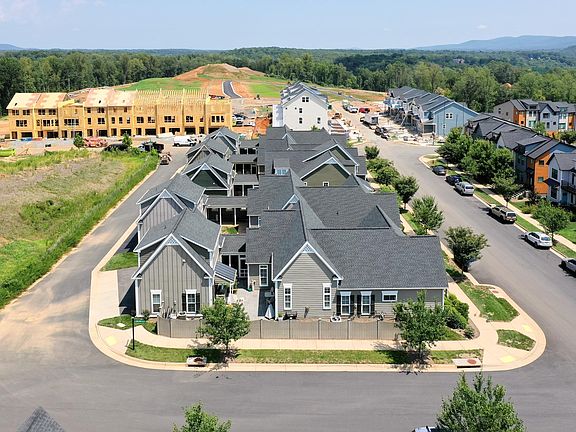 5th image of 947 Belvedere Way