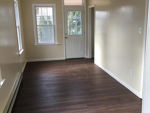 Living room/ dining room