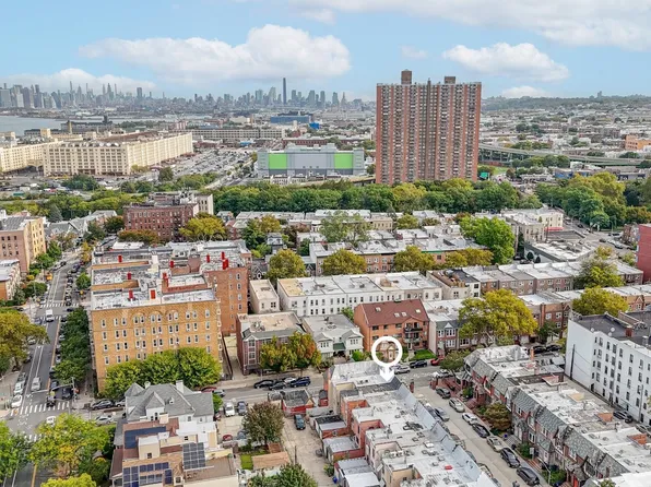 6806 Madeline Court image 4 of 6