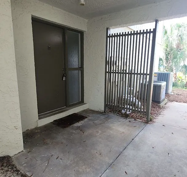 27 Veronese Ct — Photo 2