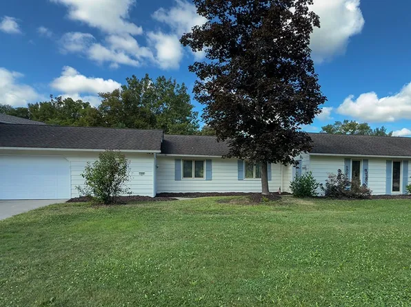 11696 Point Overlook Pl, Strongsville, OH 44136