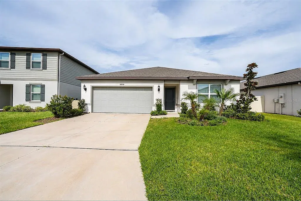4 bed, 1844 sqft, $2,459 — Photo 3