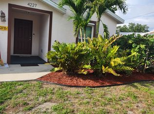 4227 Larkin St, Sarasota, FL 34232