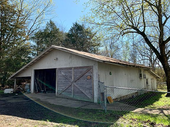 3rd image of 2917 Highway 64 W