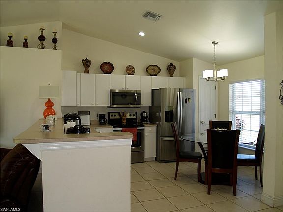 4th image of 1309 NE 1st Pl