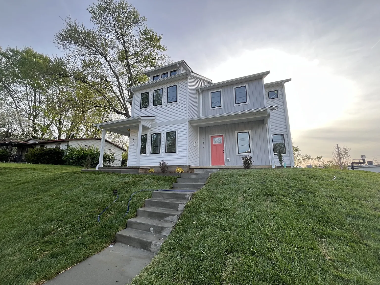 3 bed, 1344 sqft, $3,150 — Photo 2