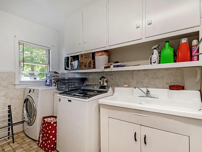 300 Edgedale Dr — Photo 27