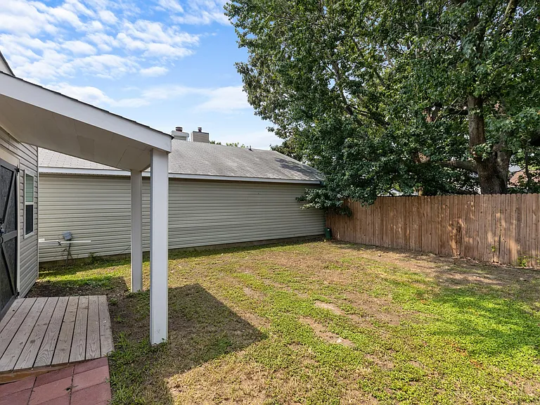 1465 Woodbridge Trl — Photo 5
