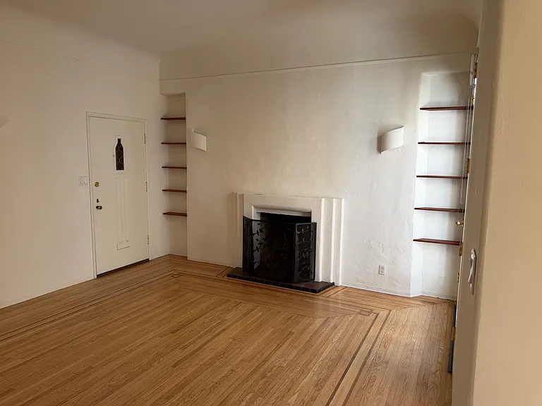 6511 Hayes Dr — Photo 1