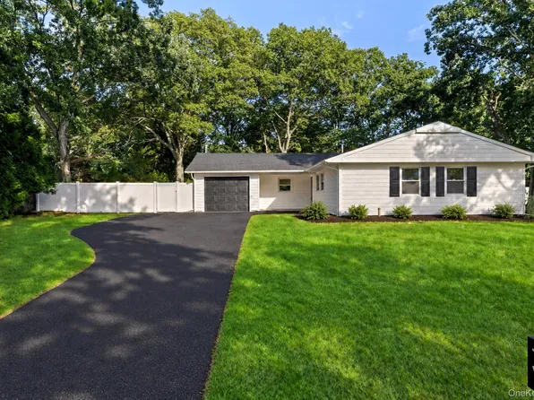 35 Winside Lane, Coram, NY 11727