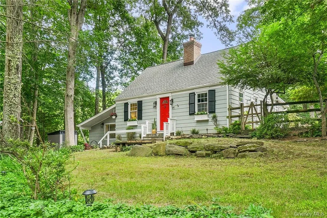Building Photo - 64 Pine Cliff Rd
