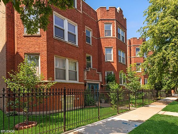 2nd image of 2720 N Sawyer Ave APT 2-A