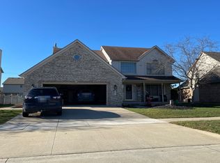 23888 Leighwood Dr, Woodhaven, MI