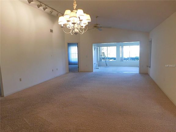 4th image of 707 Harrington Lake Dr S #15