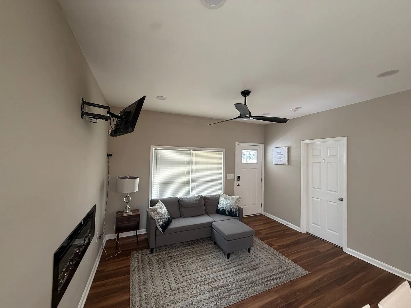 Room in 5 Bedroom Home at Bolton Rd NW — Photo 3