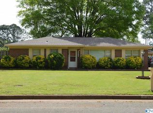 2015 12th St SE, Decatur, AL 35601