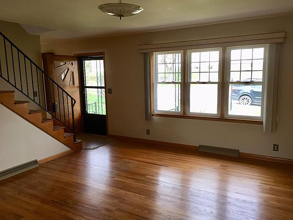 3rd image of 1527 8th St