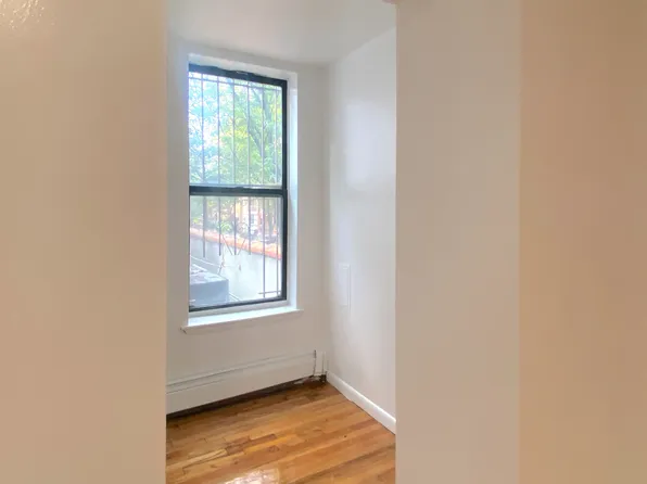 2018 3rd Avenue image 7 of 20