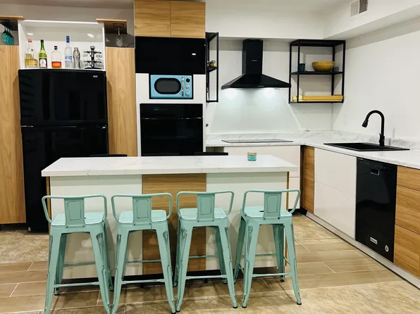 775 E Vista Chino APT 2, Palm Springs, CA 92262