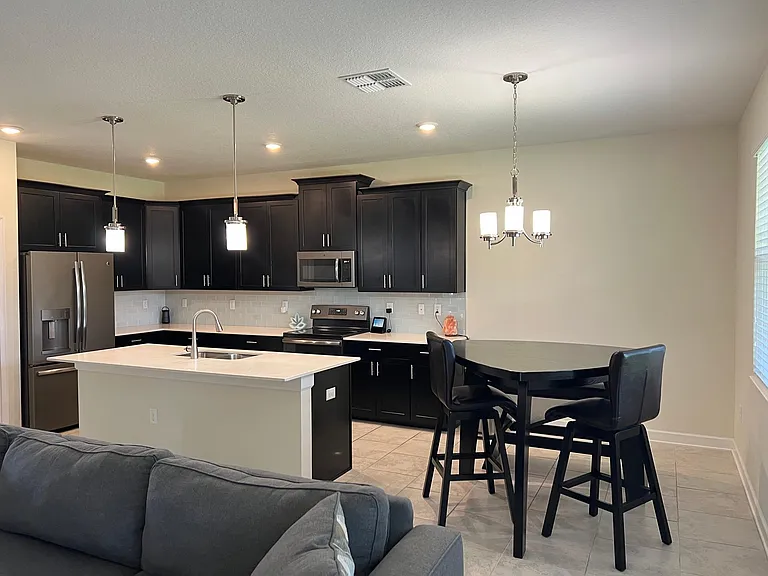 3643 Cortland Dr — Photo 7