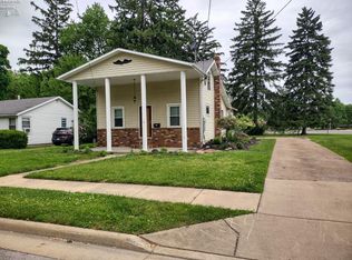 121 Fairhome Ave, Clyde, OH 43410
