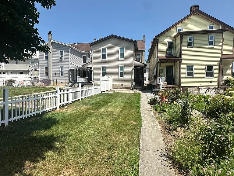 204 W Carpenter Ave — Photo 19