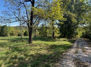 937 Middleton Rd, Taneyville, MO 65759