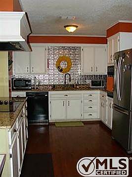 2nd image of 2309 Hollis Dr