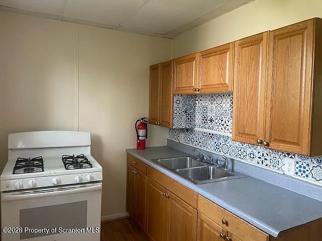 1318 Cornell St — Photo 5