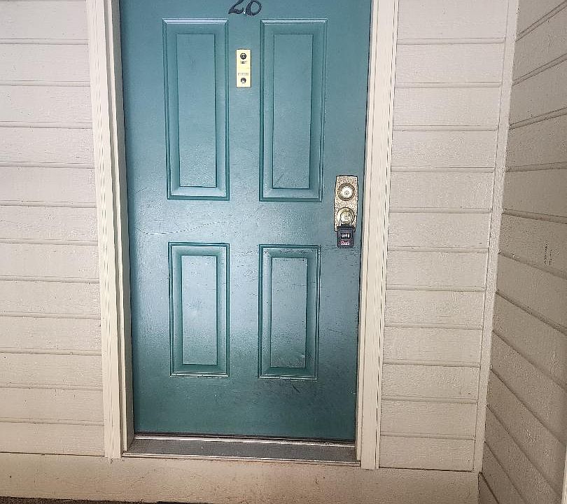 1st image of 28 Sussex Pl #28