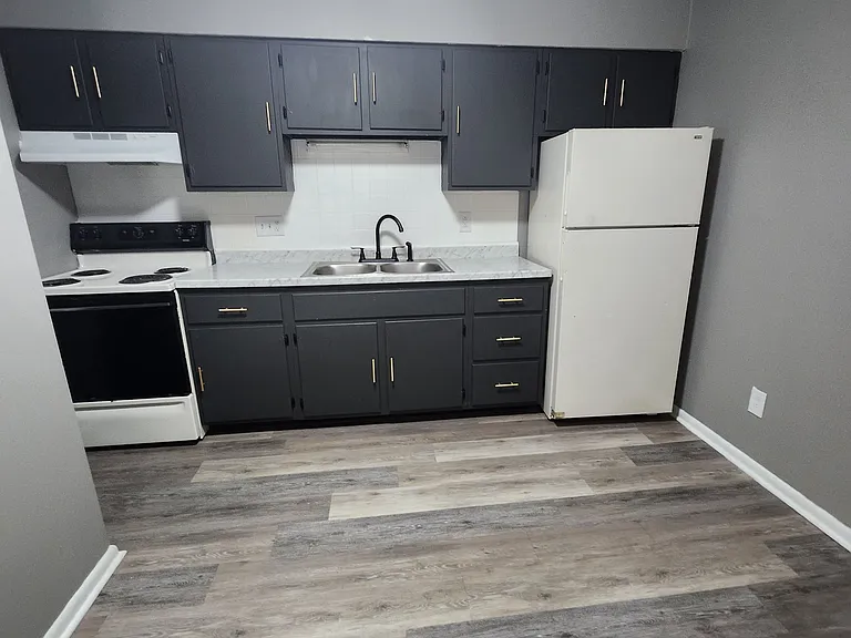 856 Coolbrook Rd #5 — Photo 1
