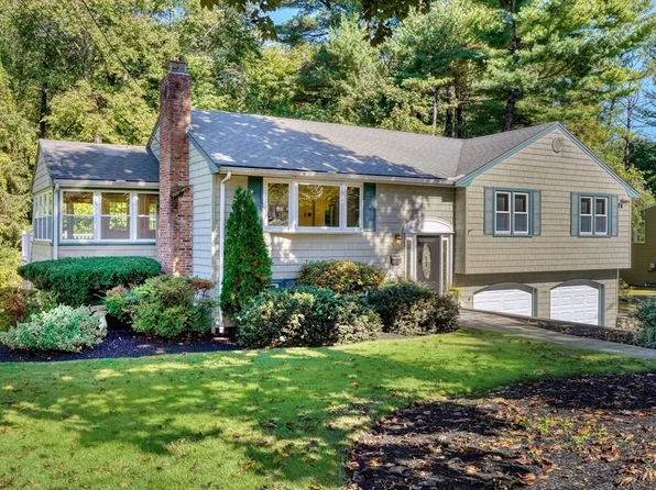 12 Indian Ln, Wakefield, MA 01880