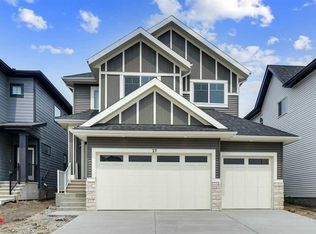 27 S Heritage Close, Cochrane, AB T4C 3G8