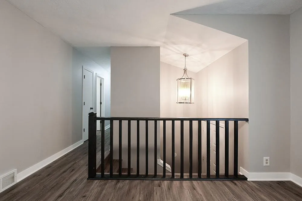 3 bed, 1296 sqft, $1,995 — Photo 4
