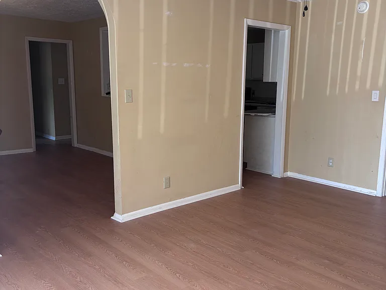 318 Bandera Dr — Photo 26