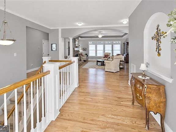 4th image of 115 Mountain Falls Way