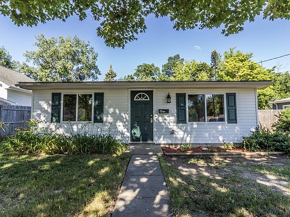 2nd image of 805 Oak Park Dr