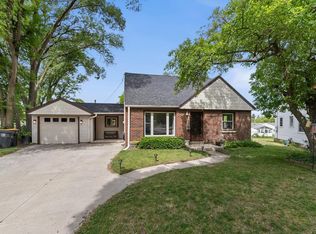 10924 W Marion STREET, Wauwatosa, WI 53222