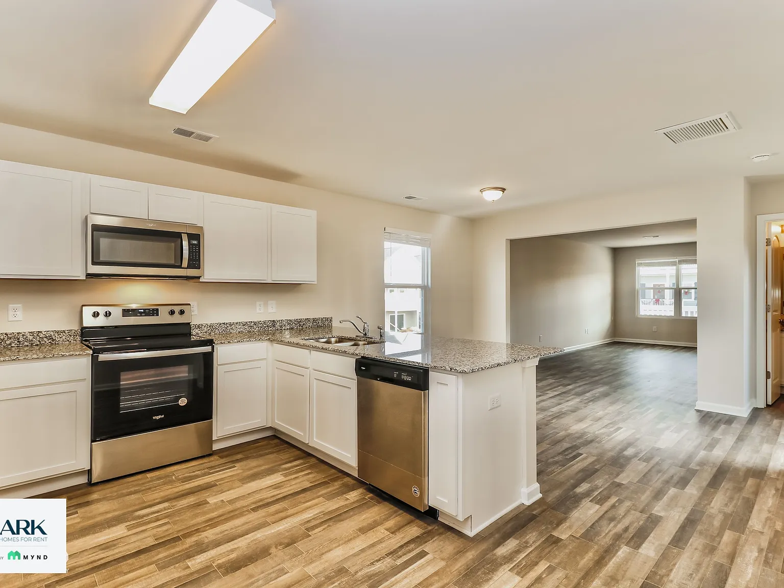 3 bed, 2.5 bath, 1512 sqft, $2,249 — Photo 3