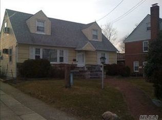 13 Firwood Rd, Port Washington, NY 11050