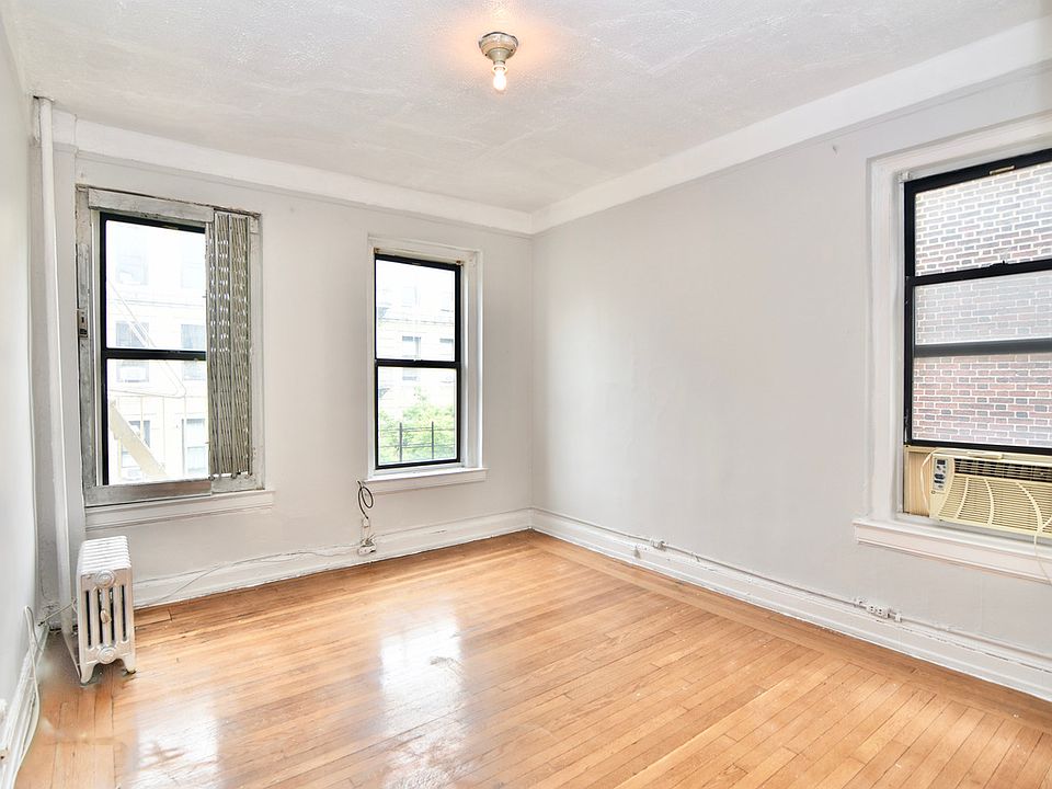 1st image of 350 Manhattan Ave #A5