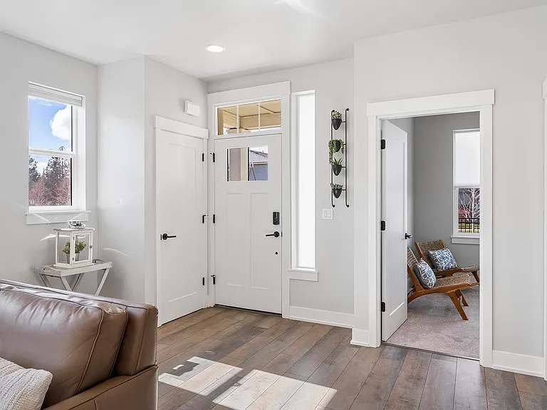 3722 NE Petrosa Ave — Photo 5